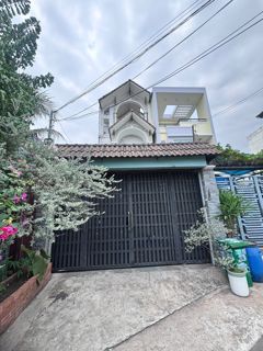 Bán nhà mặt tiền Đường 26, Tăng Nhơn Phú A, 3 tầng, DT 149m2. Nội thất cao cấp, sổ hồng riêng